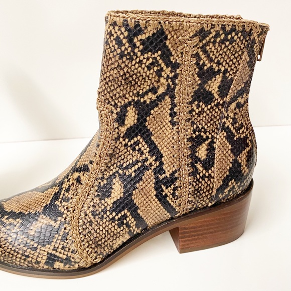 Chelsea and Violet Snake Print Boots Size 8.5 - Picture 5 of 10